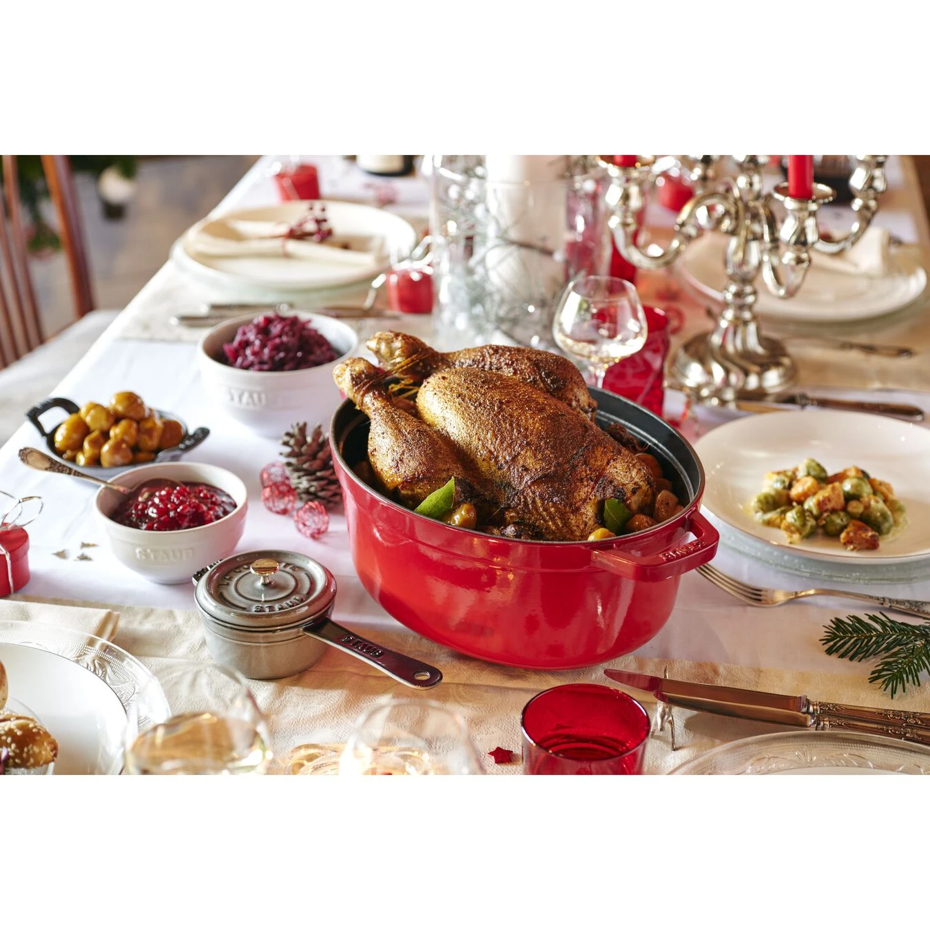 Staub Cocotte 27 Cm, Oval, Kirsch-Rot, Gusseisen 7 Staub Cocotte 27 Cm, Oval, Kirsch-Rot, Gusseisen – Bild 5