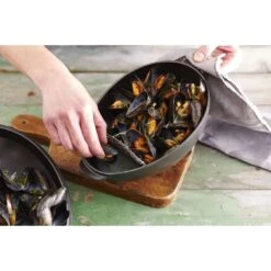 Staub Muscheltopf 25 Cm, Gusseisen, Schwarz 10 Staub Muscheltopf 25 Cm, Gusseisen, Schwarz -Staub Geschäft 000016790