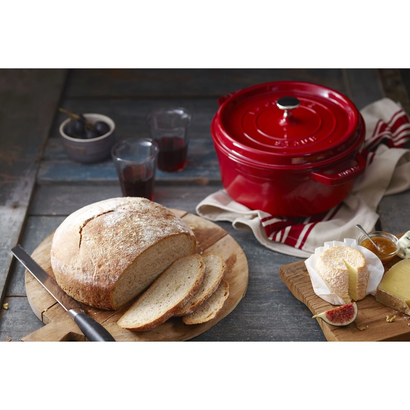 Staub Cocotte 24 Cm, Rund, Kirsch-Rot, Gusseisen 6 Staub Cocotte 24 Cm, Rund, Kirsch-Rot, Gusseisen – Bild 4