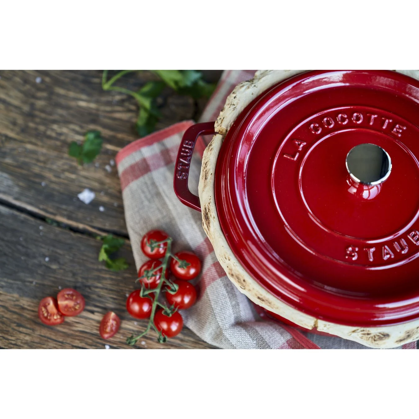 Staub Cocotte 24 Cm, Rund, Kirsch-Rot, Gusseisen 7 Staub Cocotte 24 Cm, Rund, Kirsch-Rot, Gusseisen – Bild 5