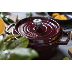 Staub Cocotte 24 Cm, Rund, Grenadine-Rot, Gusseisen 10 Staub Cocotte 24 Cm, Rund, Grenadine-Rot, Gusseisen -Staub Geschäft 424422044