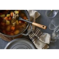 Staub Cocotte 24 Cm, Rund, Graphit-Grau, Gusseisen 12 Staub Cocotte 24 Cm, Rund, Graphit-Grau, Gusseisen -Staub Geschäft 424424407