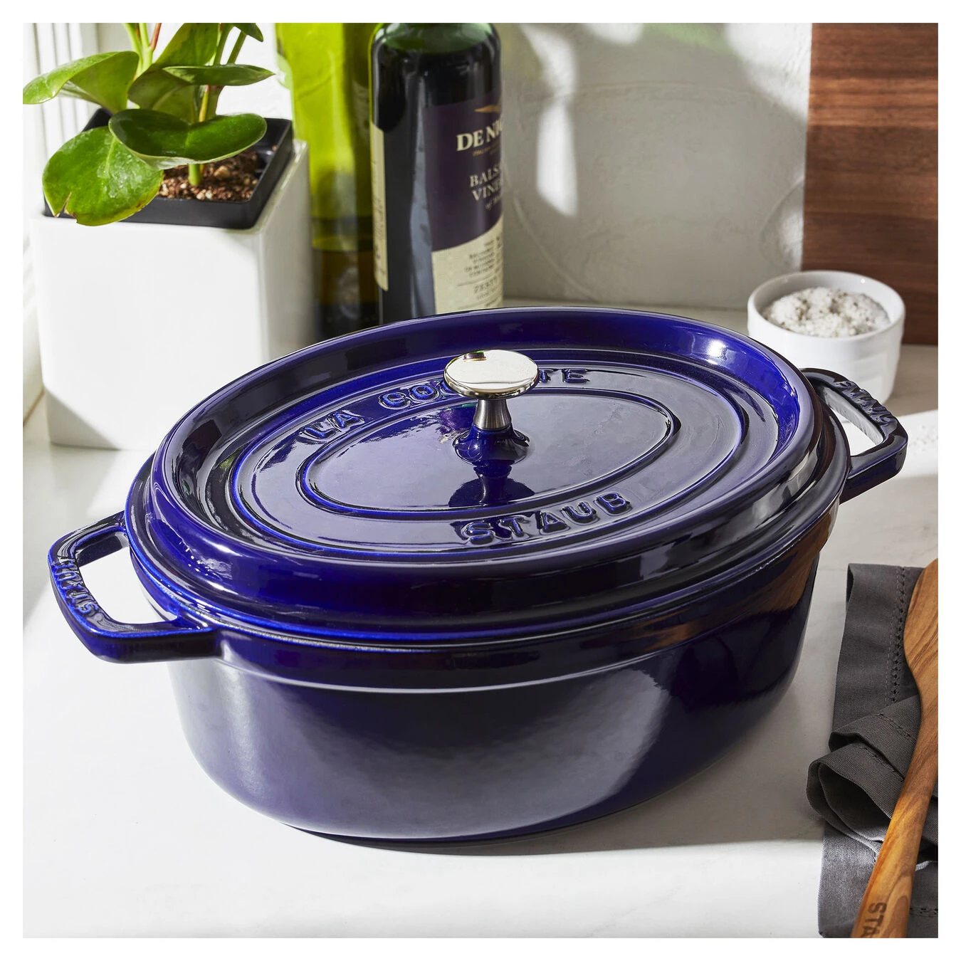 Staub Cocotte 29 Cm, Oval, Dunkelblau, Gusseisen 8 Staub Cocotte 29 Cm, Oval, Dunkelblau, Gusseisen – Bild 6