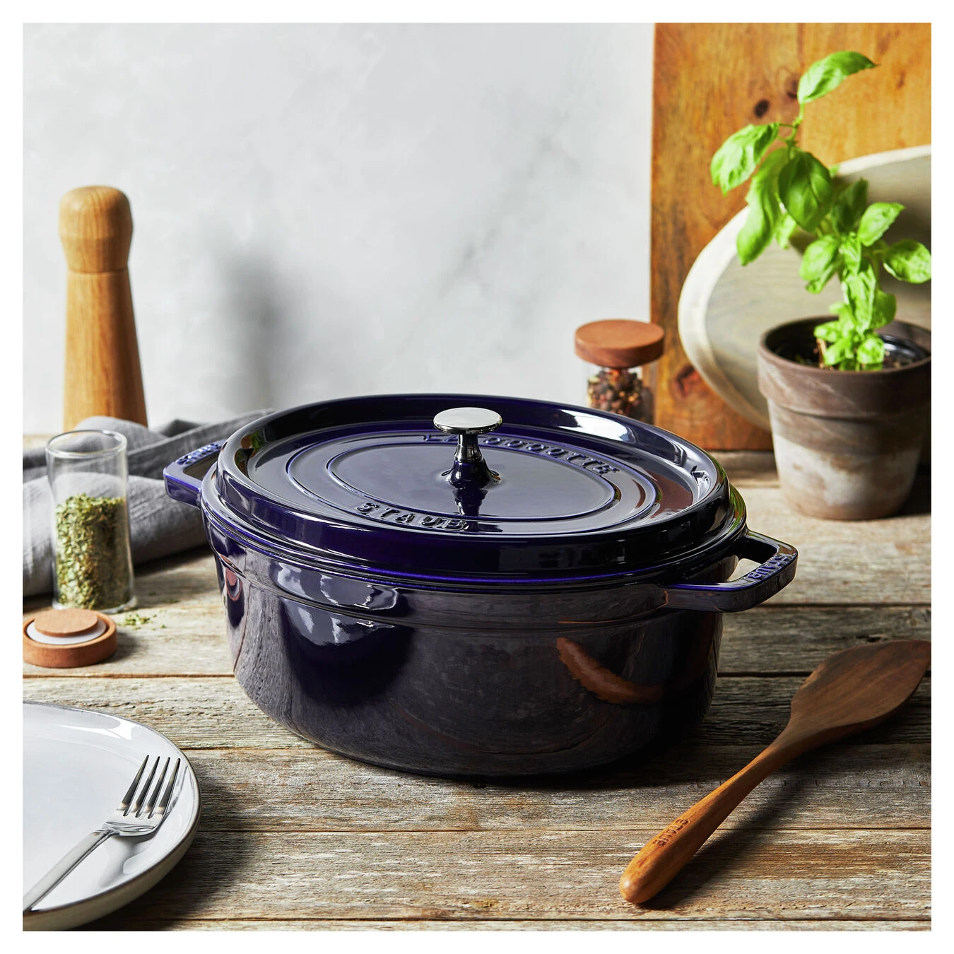 Staub Cocotte 31 Cm, Oval, Dunkelblau, Gusseisen 7 Staub Cocotte 31 Cm, Oval, Dunkelblau, Gusseisen – Bild 5