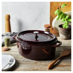 Staub Cocotte 31 Cm, Oval, Grenadine-Rot, Gusseisen 12 Staub Cocotte 31 Cm, Oval, Grenadine-Rot, Gusseisen -Staub Geschäft 750058436
