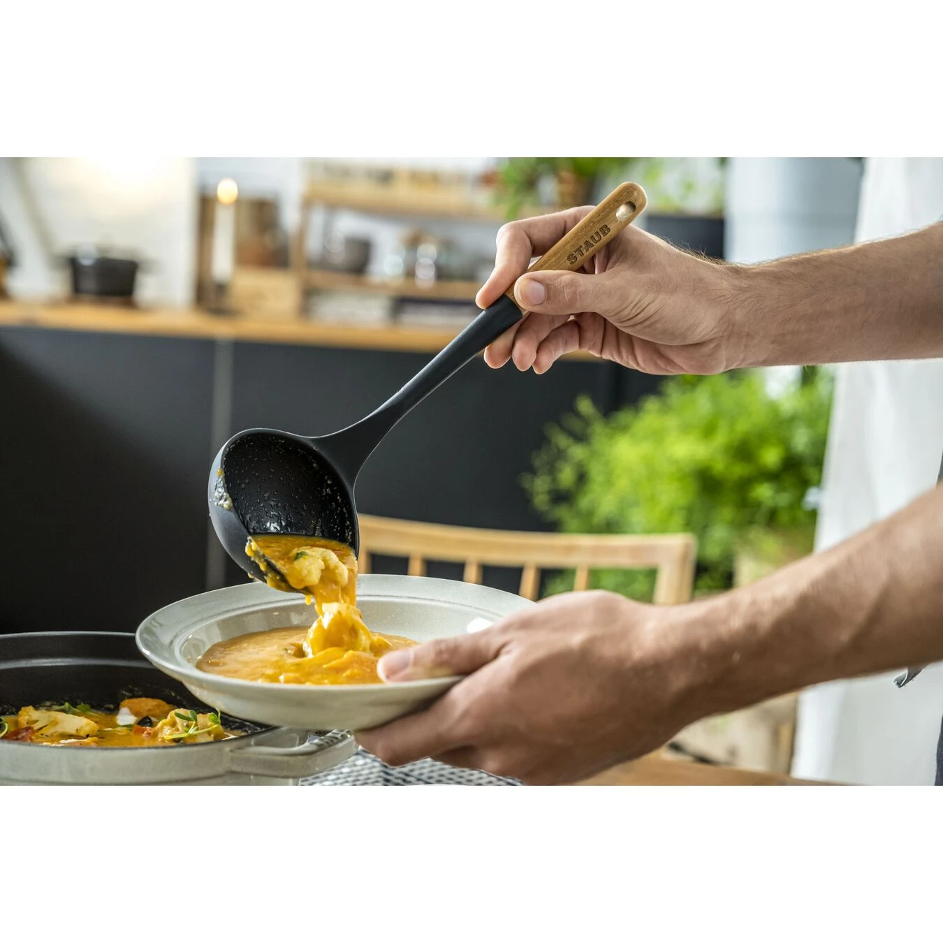 Staub Suppenkelle, 31 Cm, Silikon 7 Staub Suppenkelle, 31 Cm, Silikon – Bild 5